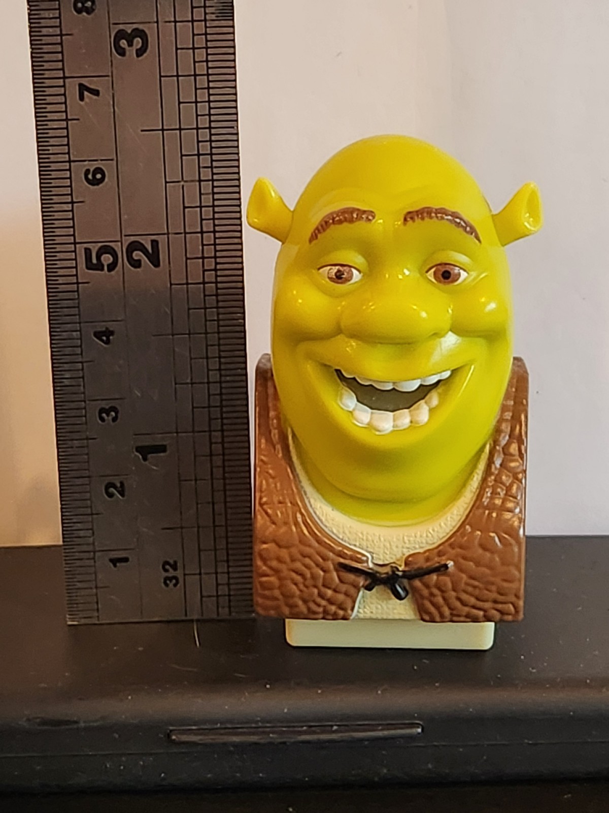 Shrek the 3rd Picture Scene Viewer Toy Energizer Plastic Movie Ogre 2.25”