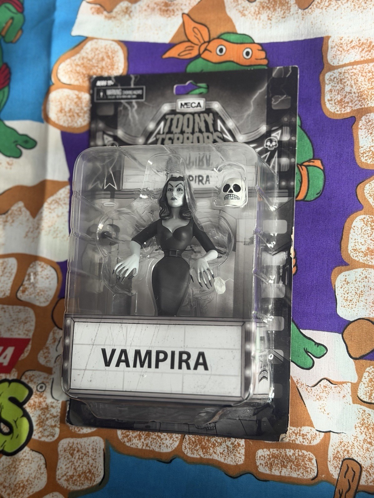 NECA TOONY TERRORS SILVER SCREEN VAMPIRA 6&Prime; ACTION FIGURE NEW