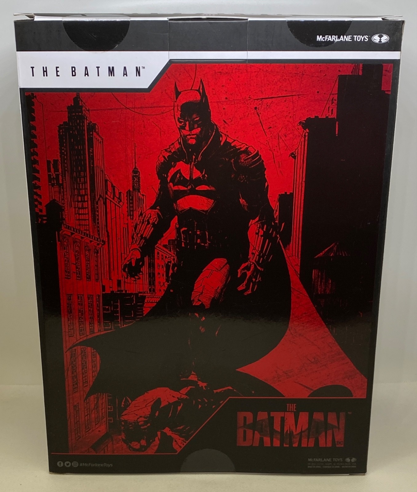 McFarlane GOLD LABEL Collection – The Batman Movie: BATMAN 12&Prime; Posed Statue