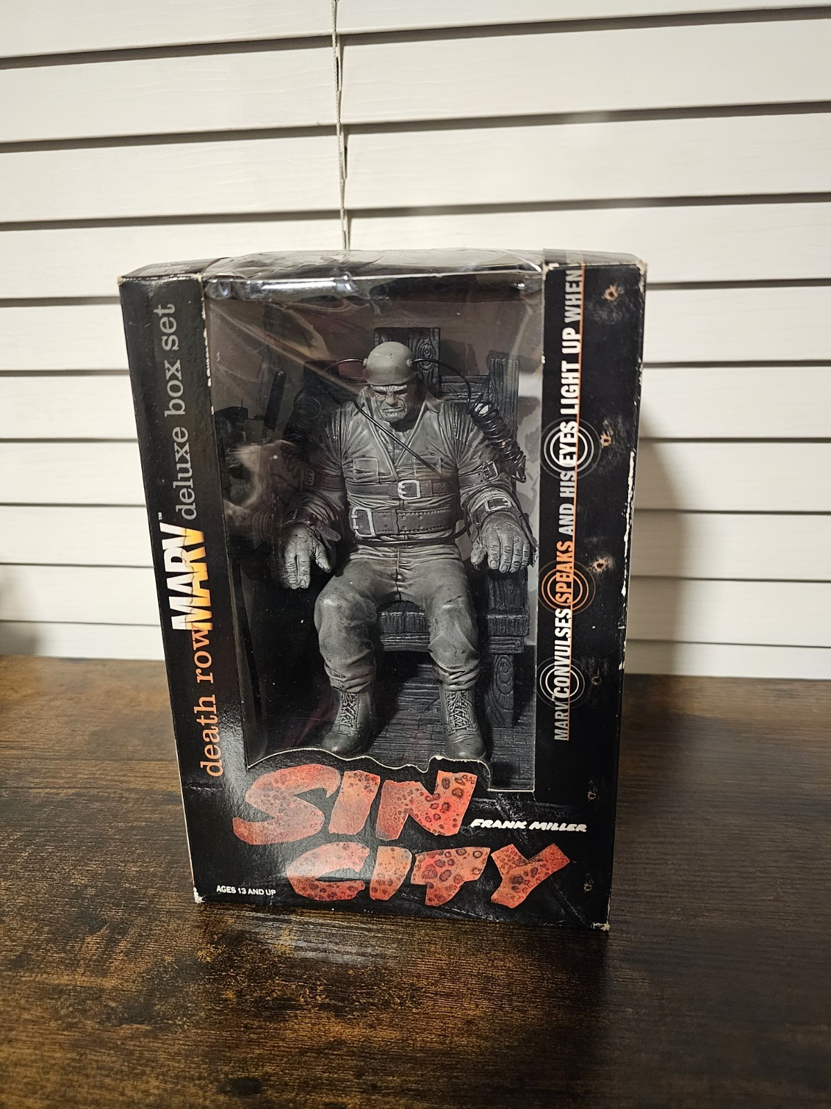 1999 McFarlane Toys Sin City Death Row Marv Deluxe Frank Miller – New in Box