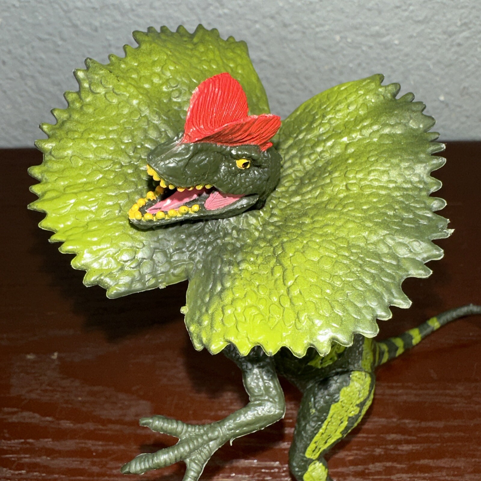 Dilophosaurus Toy Action Figure POSABLE JURASSIC DINOSAURS 6 1/2&Prime; tall Plastic