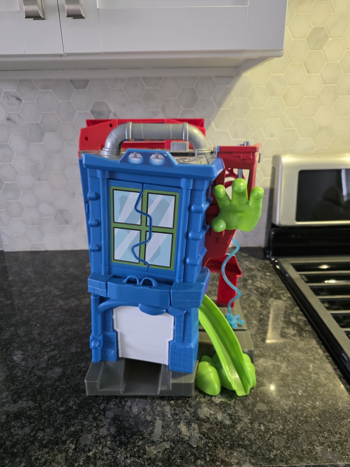 Playskool Heroes Marvel Spider-Man Adventures Electronic Stunt City Playset