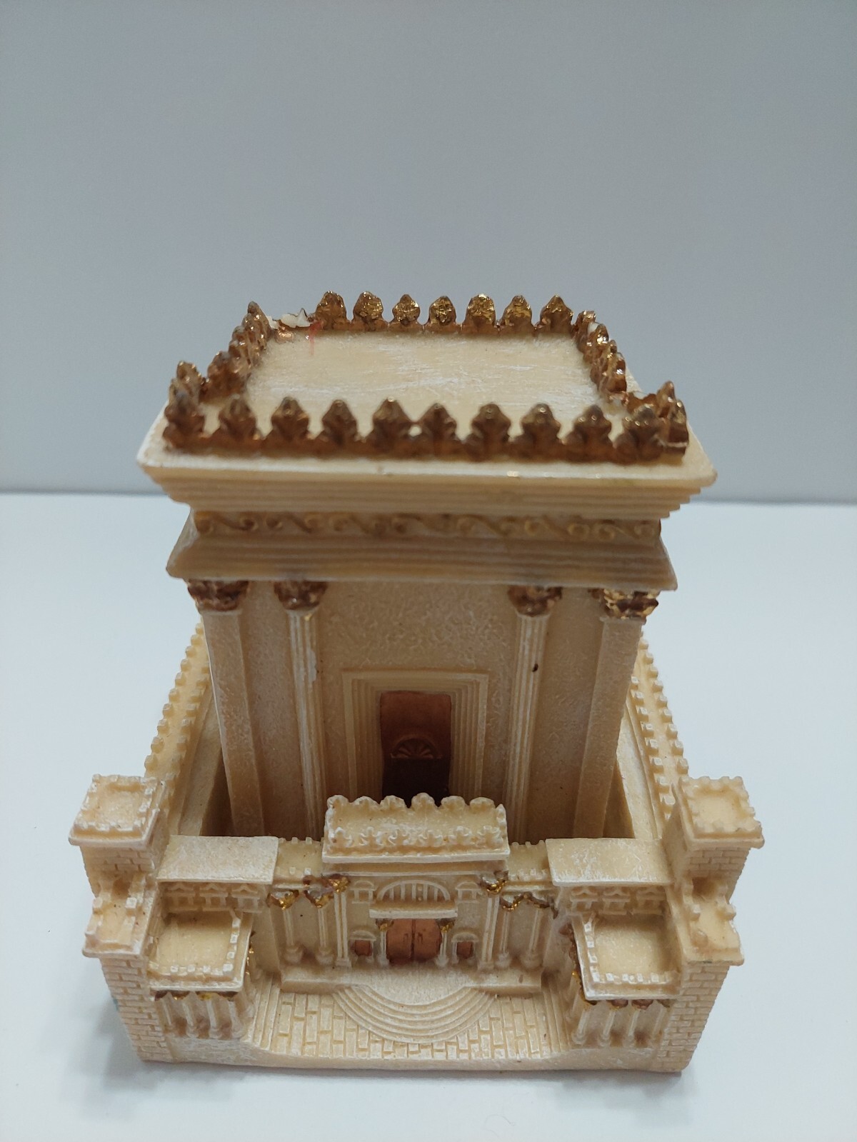 VINTAGE MODEL SCALE BONE RESIN CASTLE MAUSOLEUM 4.5&Prime; X 4&Prime; X 4&Prime; BEIGE AND GOLD