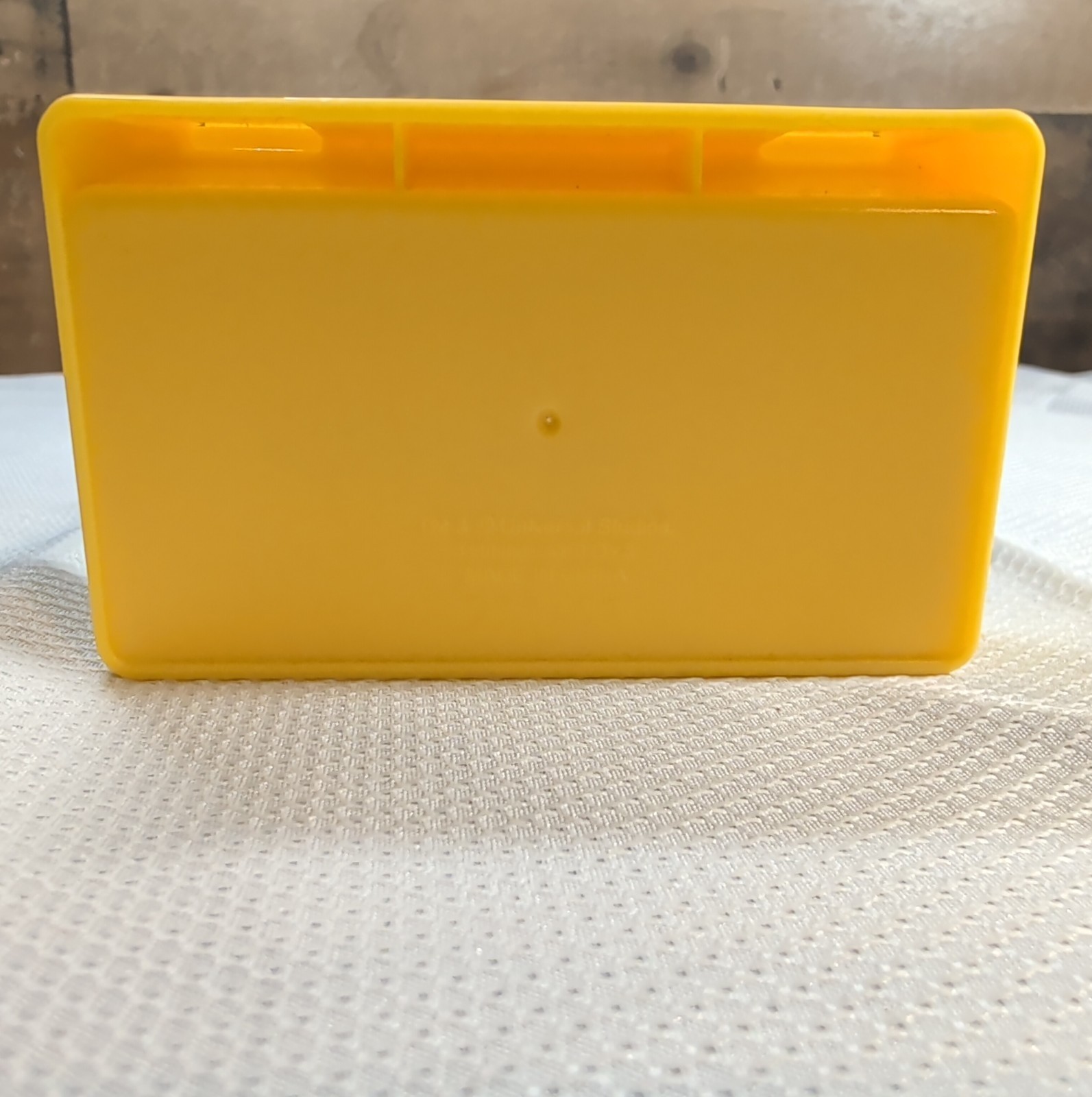 Thinkway Toys Universal Studios 3 Micro NYC Minions In 4&Prime; Yellow Container