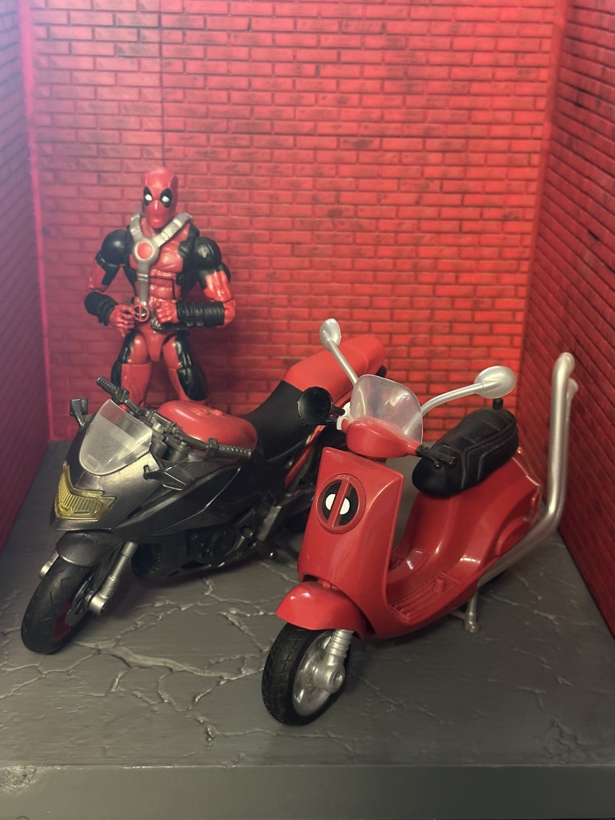 Marvel Legends Deadpool Corps Scooter and Black Widow Bike Hasbro