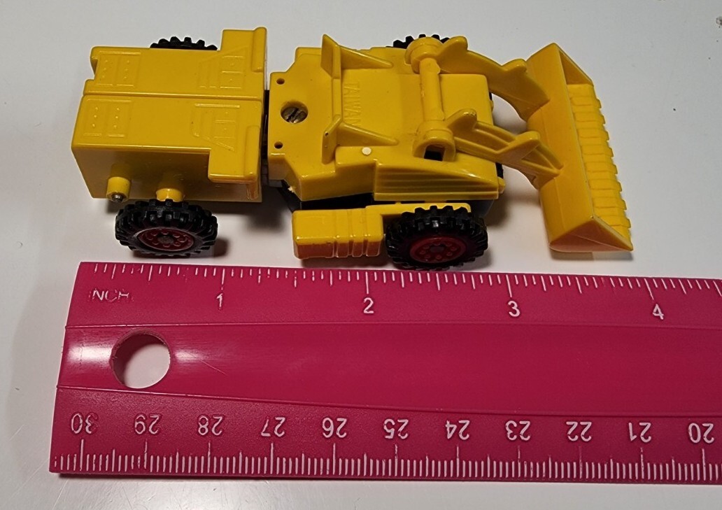 Vintage Unbranded Generic Transformers Plastic Construction Yellow Loader