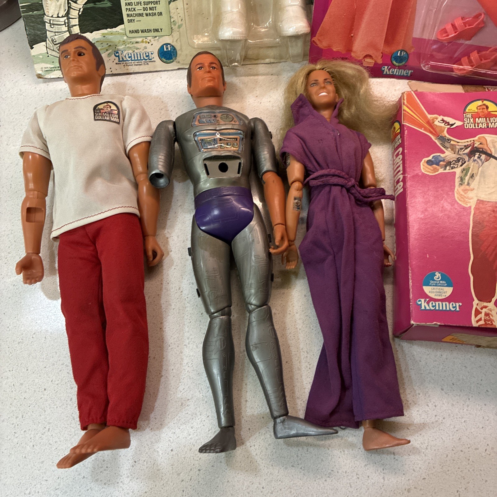 1973 Kenner Bionic Man, Bionic Woman & Maskatron, 2 Outfits, & Critical Arm IP