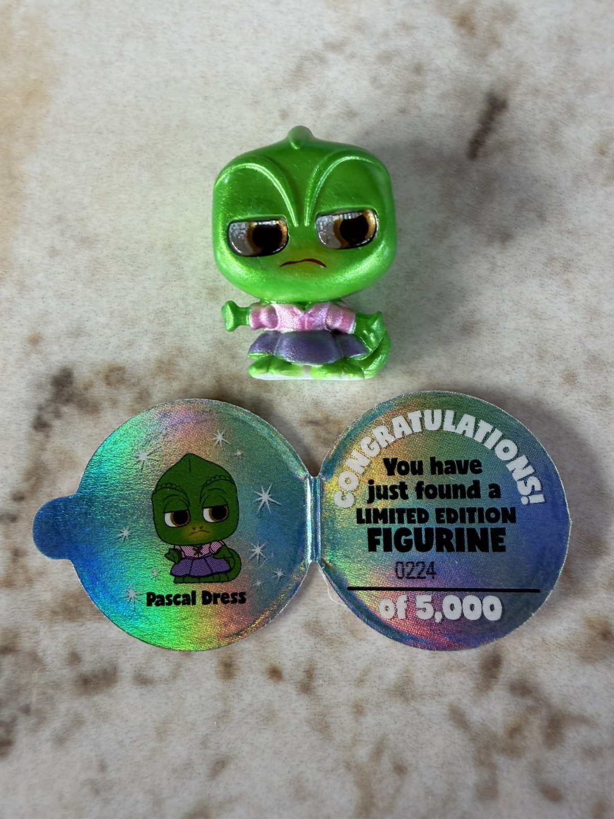 Pascal Limited Edition (LE) WITH Card Disney Doorables Season 1