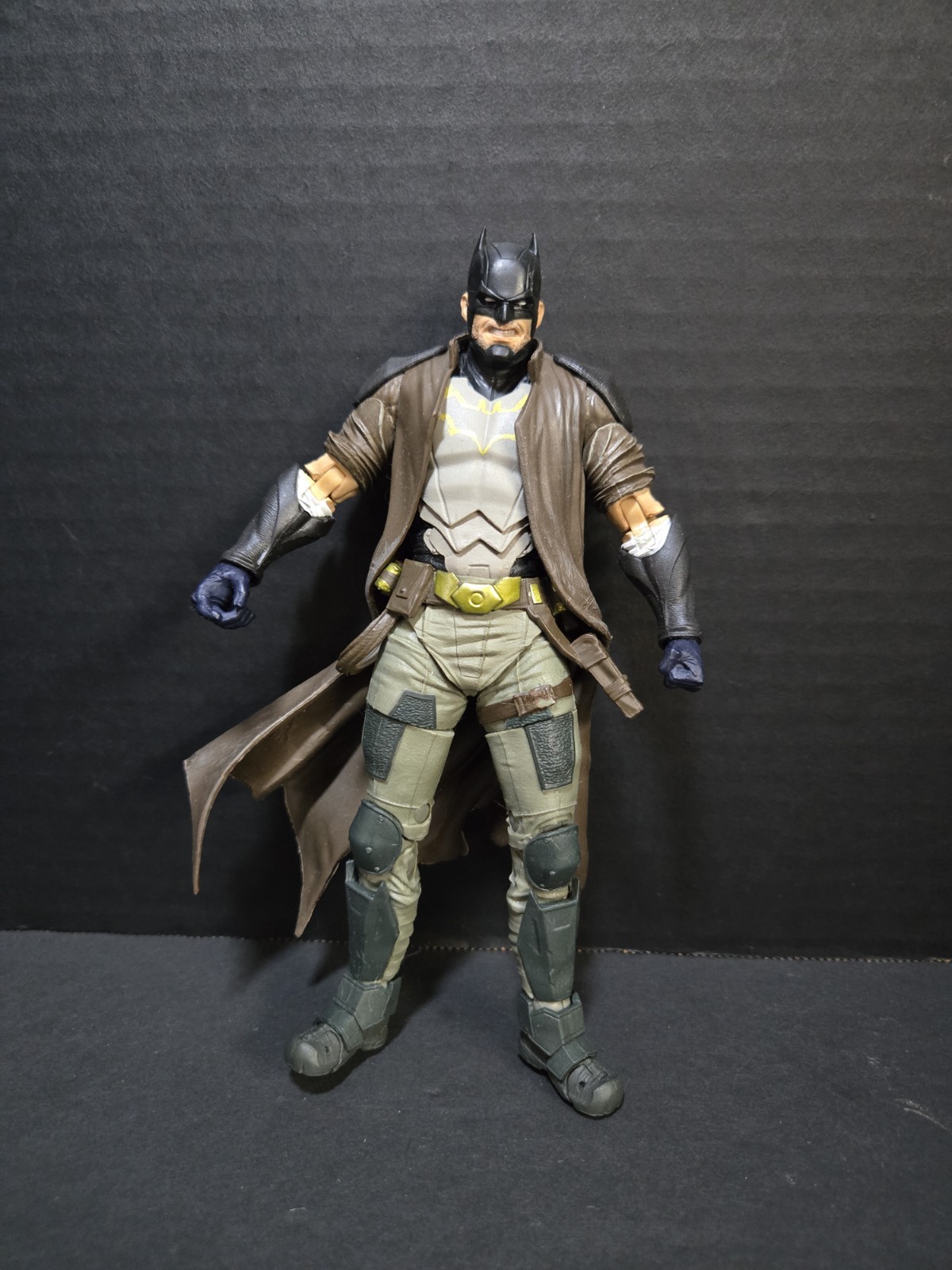 McFarlane Toys DC Multiverse Batman Dark Detective Future State 7&Prime; Action Figure
