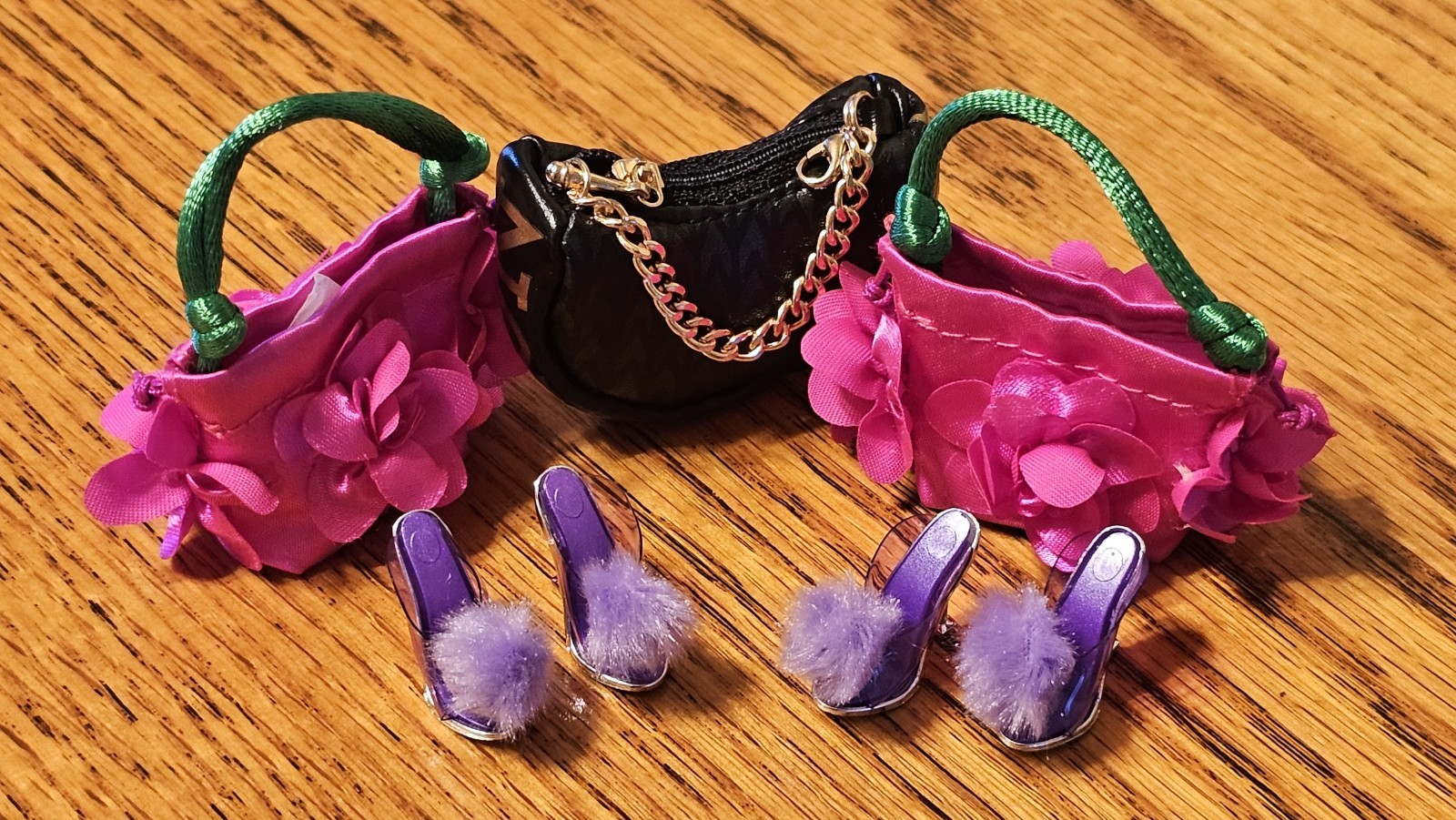 Zuru Mini brands Fashion Series 4 ULTRA RARE Pink Flower Floral Handbag X 2 !!!