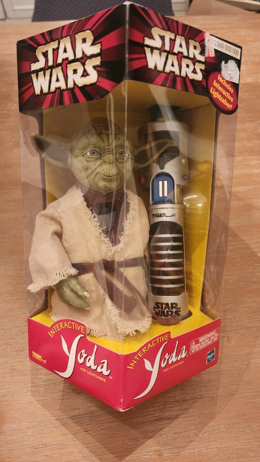 Tiger Electronics Hasbro Star Wars Interactive Yoda with Lightsaber – NEW IN BOX