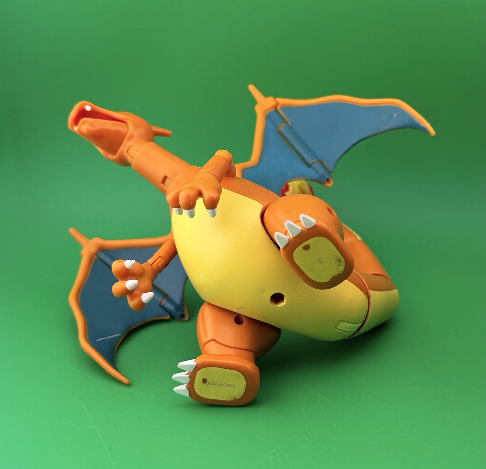 Pokemon SELECT Charizard 6&Prime; Super Articulated Action Figure 2021 Jazwares