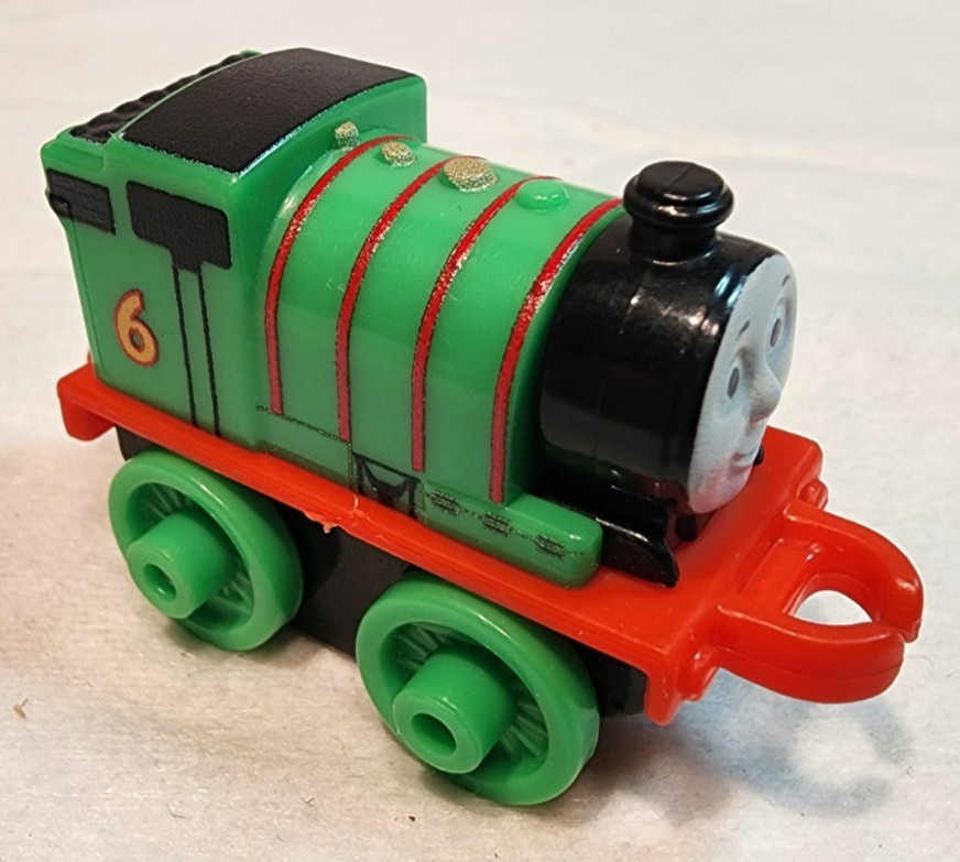 Thomas & Friends Minis – Percy – #6 – Green – 2014 – Thailand, Train car engine