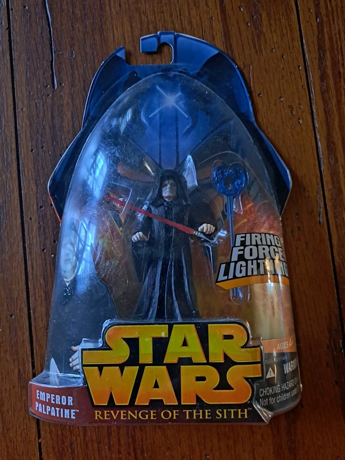 Star Wars Emperor Palpatine 12 Firing Force Lightning 3.75 Inch Action Figure