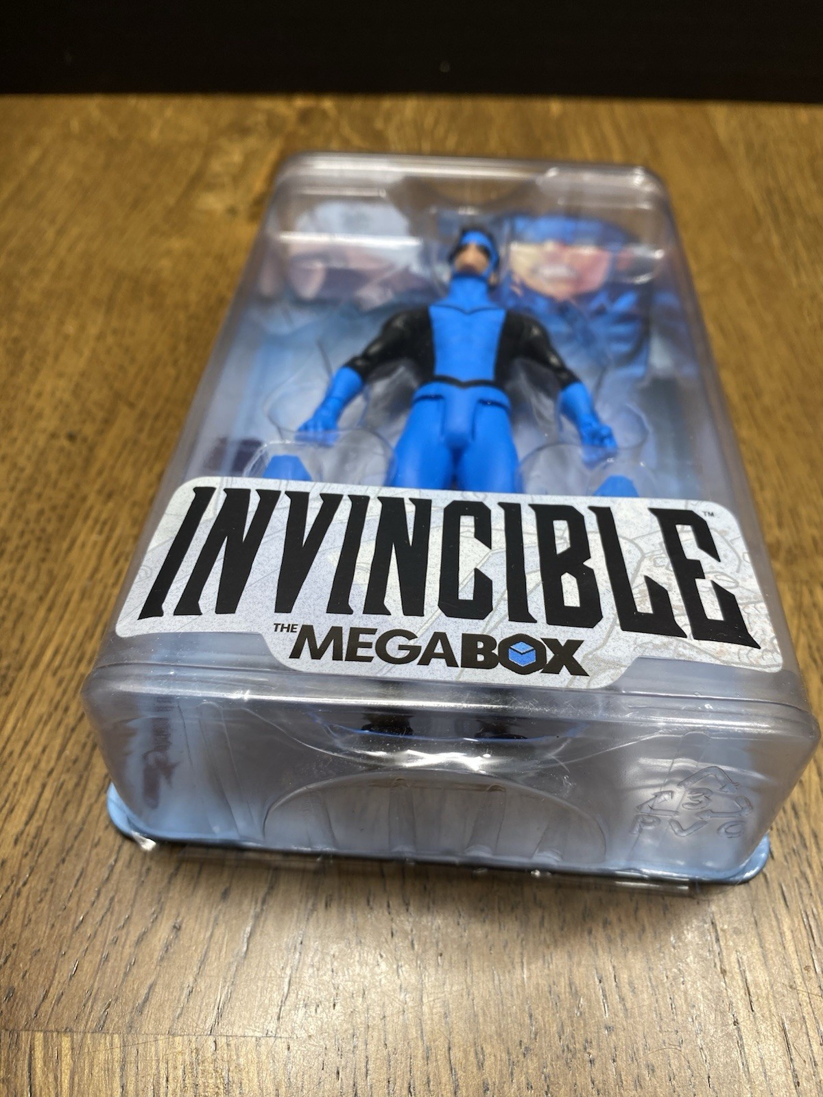 Skybound Invincible Megabox Exclusive Blue Suit NEW