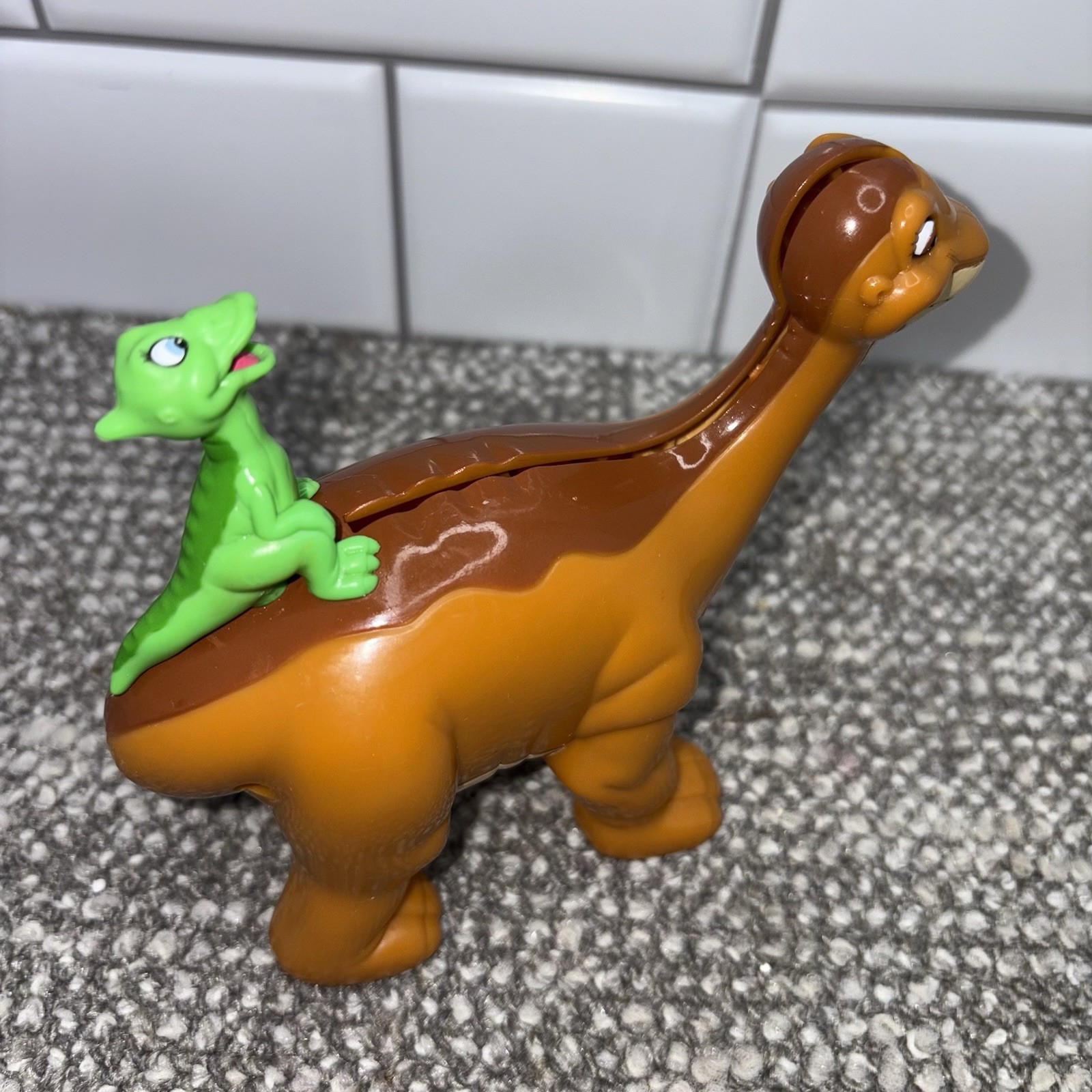 Universal Studios Land Before Time LittleFoot Ducky Piggy Coin Bank Toy VTG