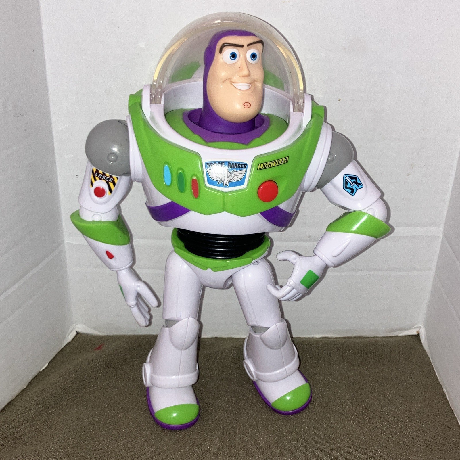 Ultimate Talking Buzz Light Year Disney Pixar