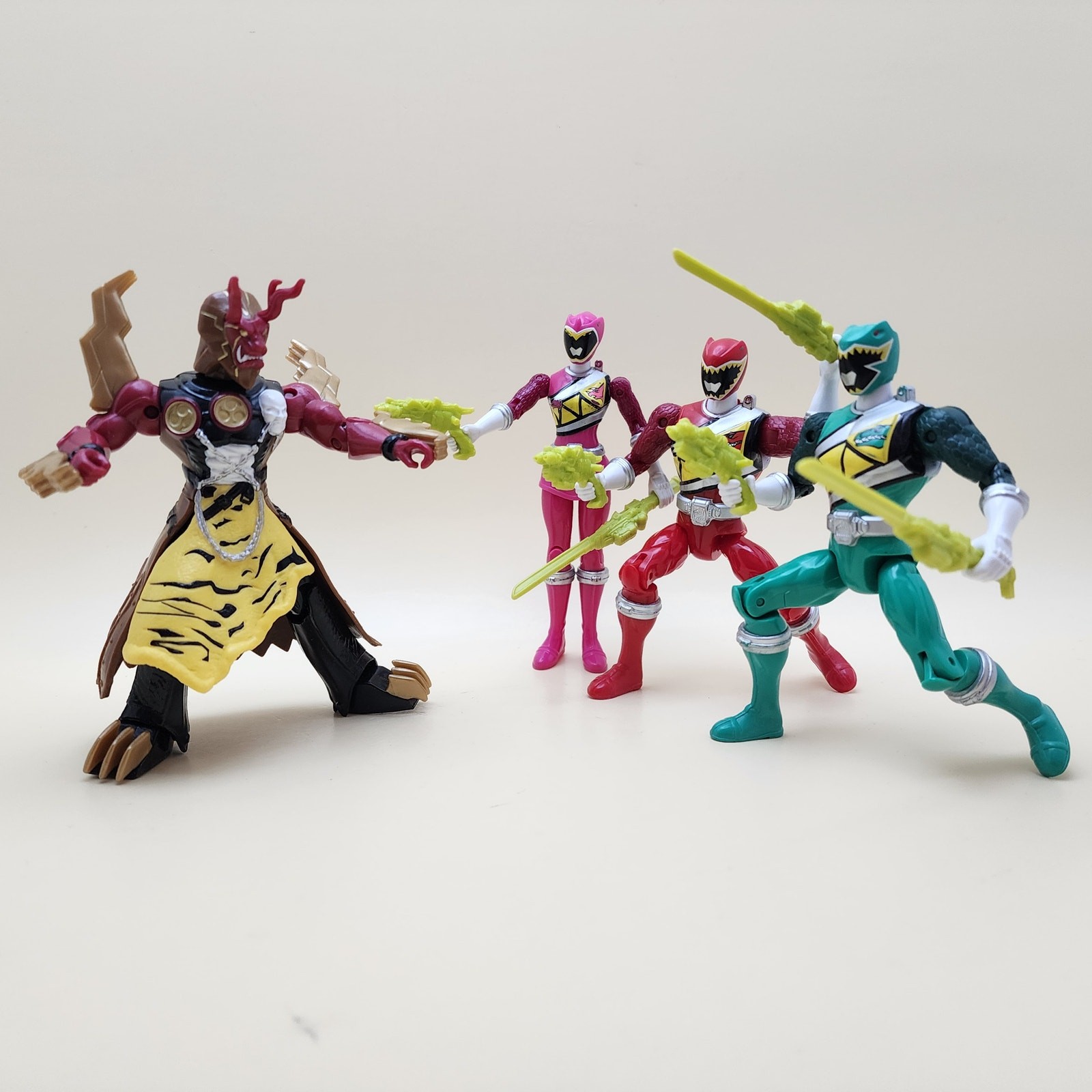 POWER RANGERS Dino Super Charge 2015: Lot of 4 NEAR COMPLETE Fury Red Green Pink