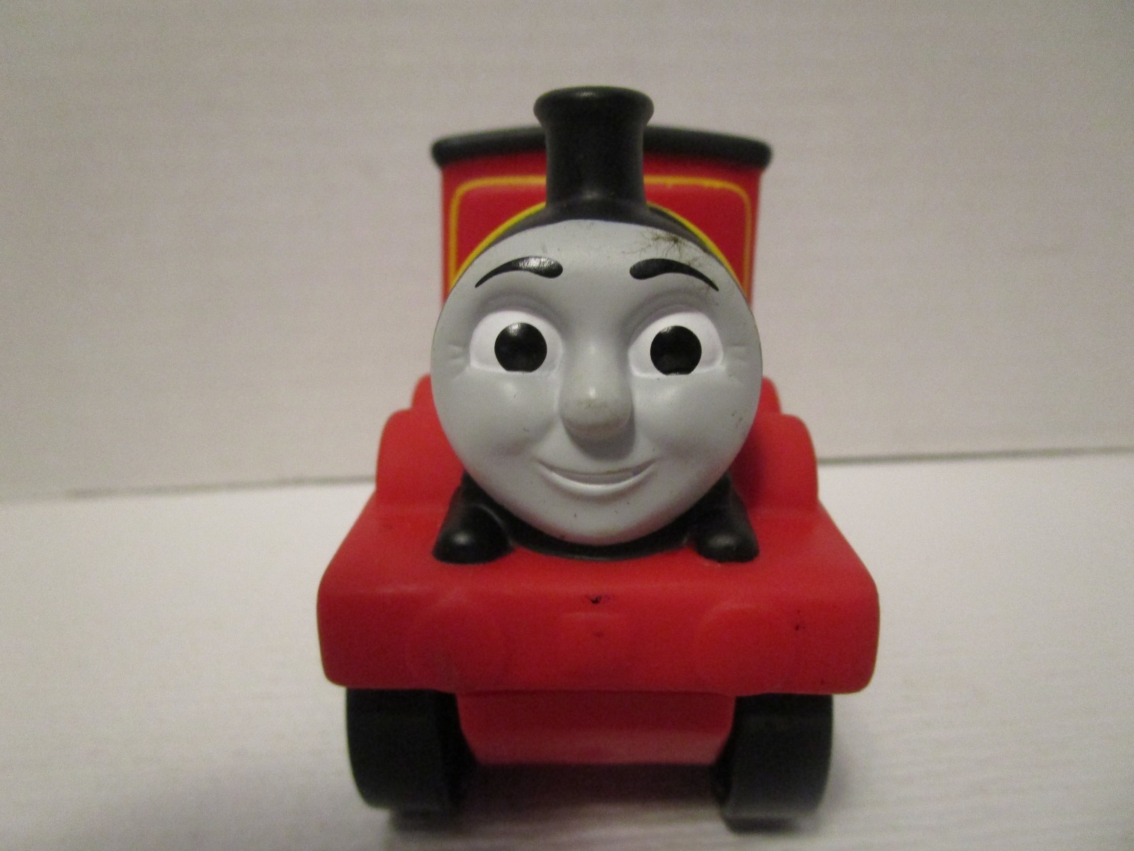 Thomas & Friends James #5 Red Plastic Push 4&Prime; Toy Engine 2010 Mattel #1611WC