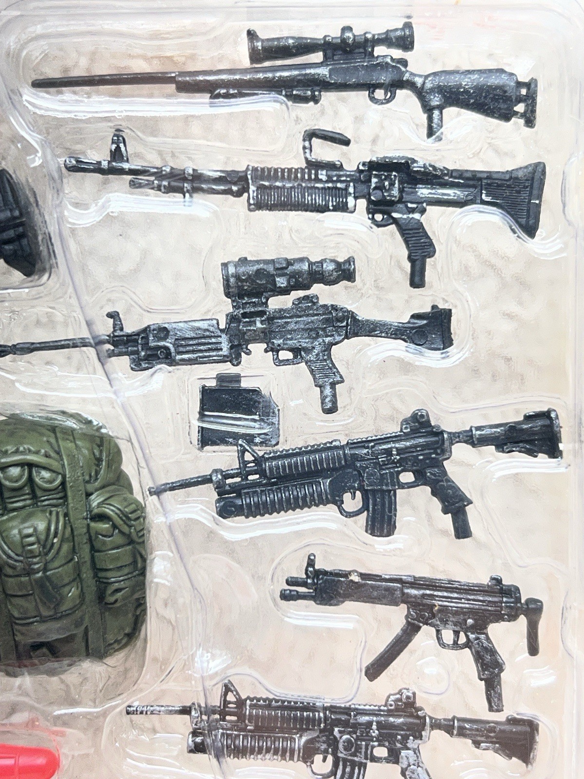 1:18 BBI Elite Force U.S Army Combat Command Gear Assault Weapon Accessories Set