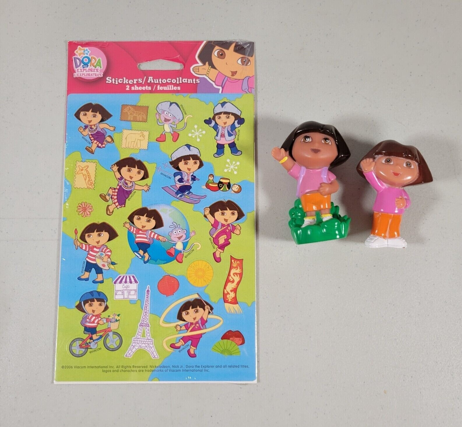 Dora the Explorer – Action Dora Figures + Sticker Sheet – Adventurer Exploration