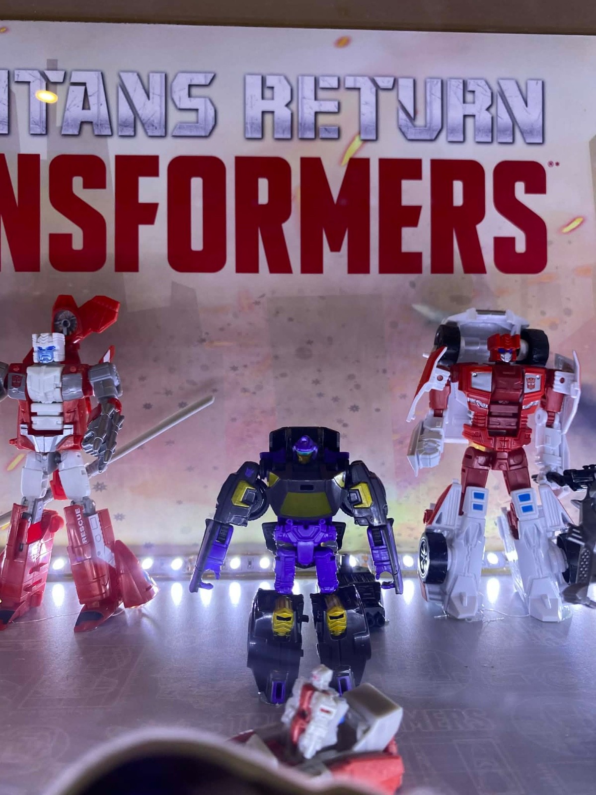 Transformers Combiner Wars, Titans Return Retail Store Display Case