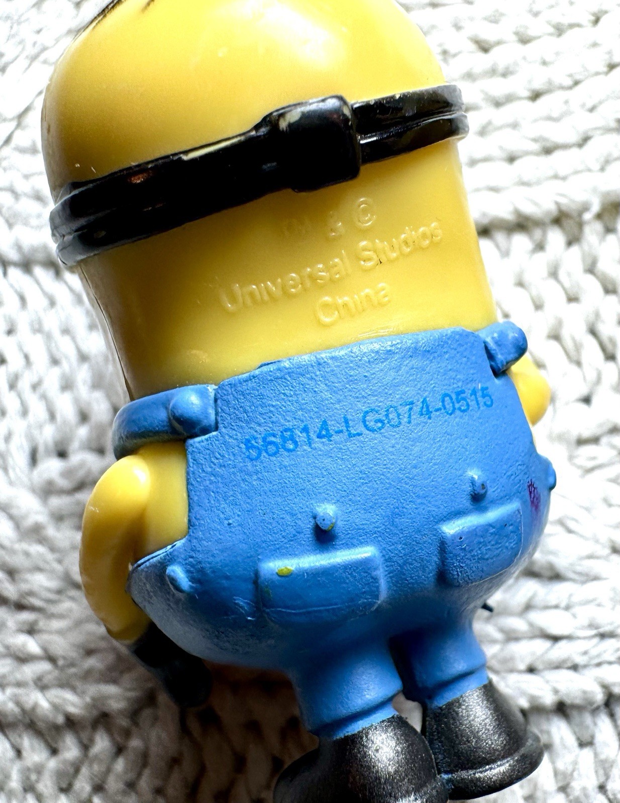 Universal Studios Minions Figurines Set of 3 Yellow Blue Less Than 5 in #1637