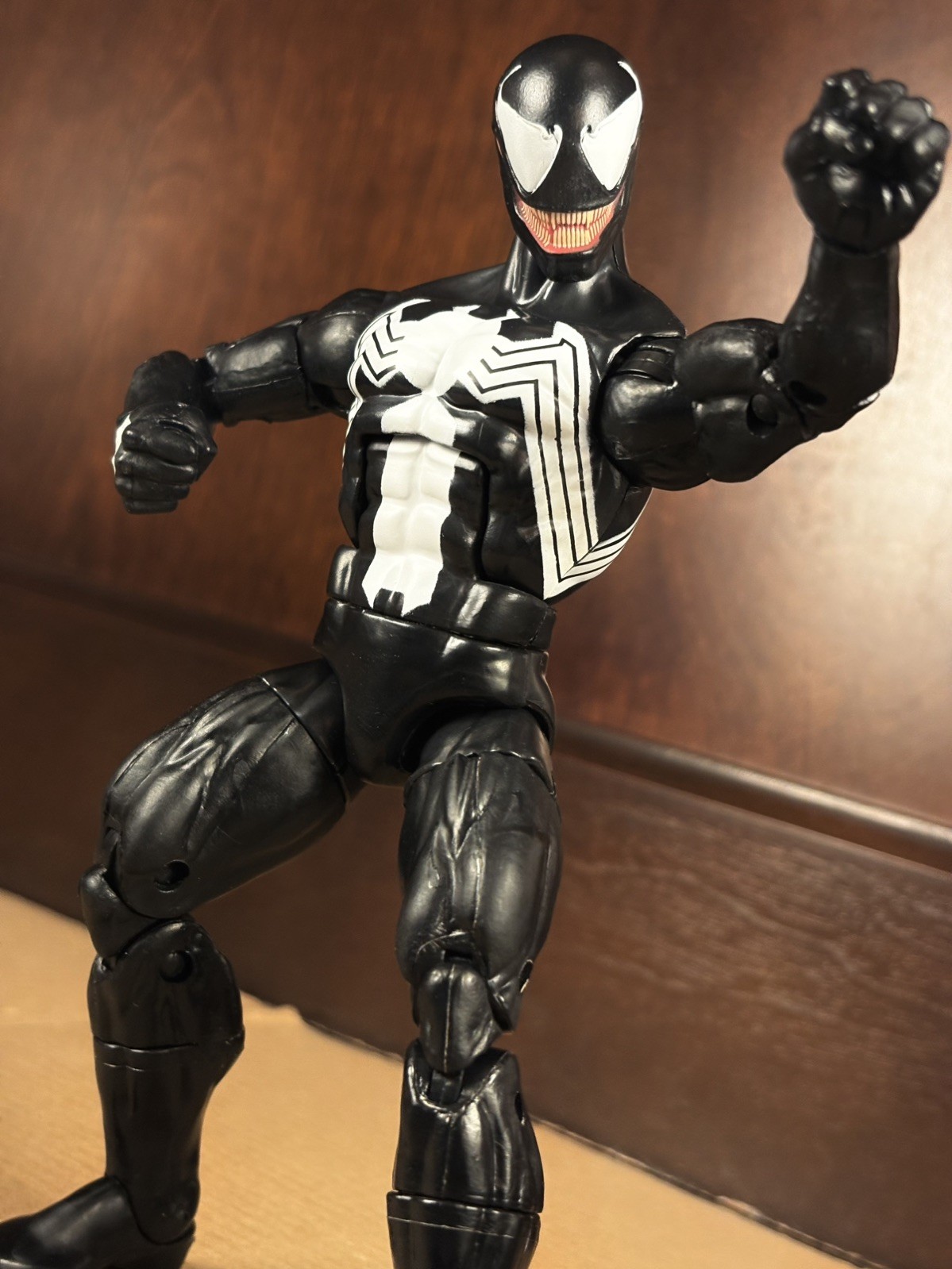HASBRO MARVEL LEGENDS VENOM 6”ACTION FIGURE ONLY (ABSORBING MAN BAF SERIES)