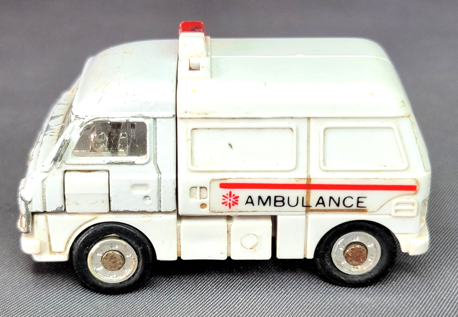 Tonka GoBots MR-15 Rest-Q Ambulance Transformer Vintage 1983 Go-Bots