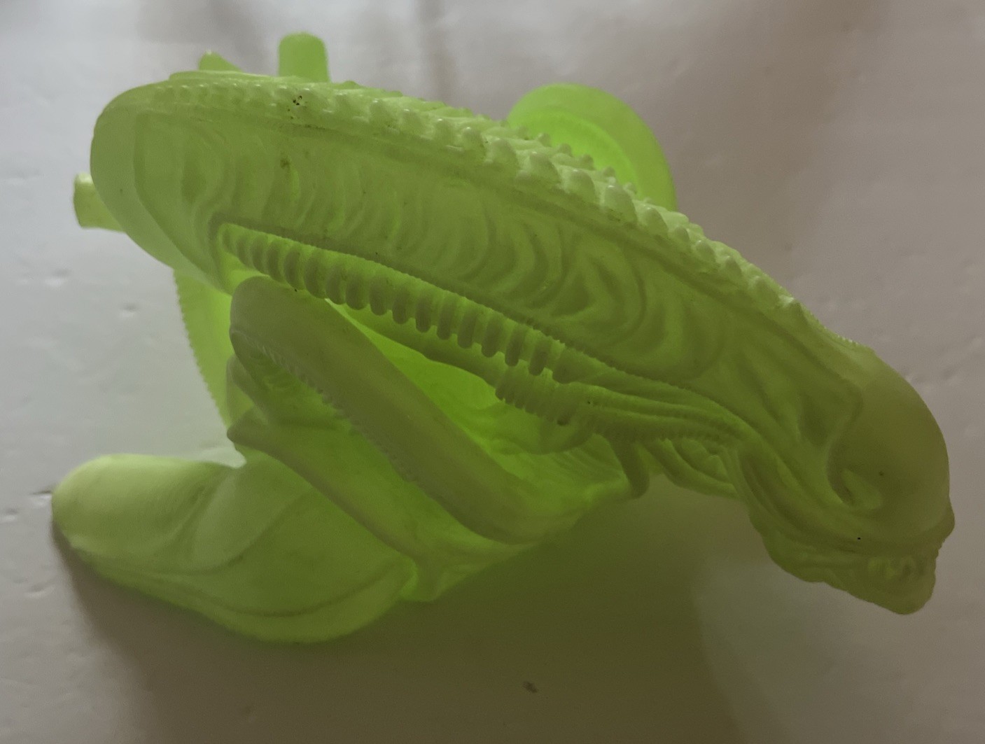 2015 Diamond Select Toys Alien VS Predator Glow In The Dark Figural Coin Bank