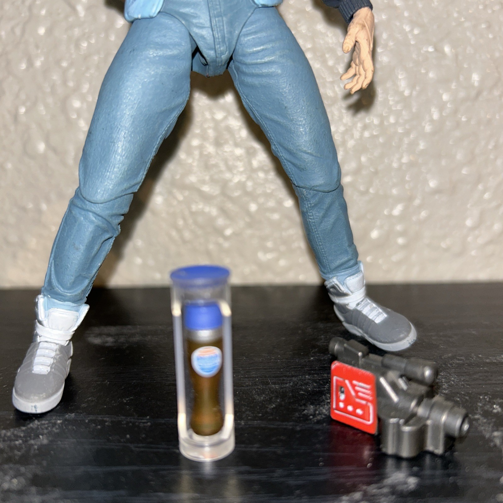NECA Back to the Future Part 2 Ultimate Marty 7” Figure missing accessories