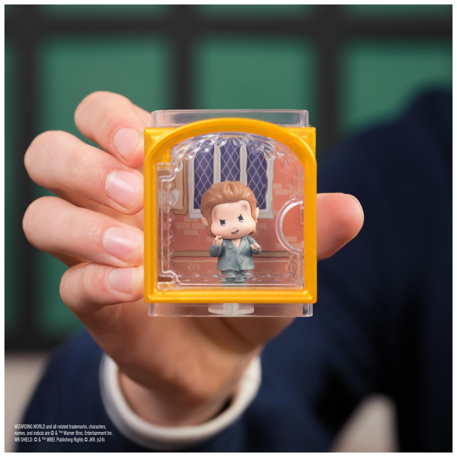 Figures Set 5-Pack Amazon Exclusive with Display Cases for Ages 6 and Up