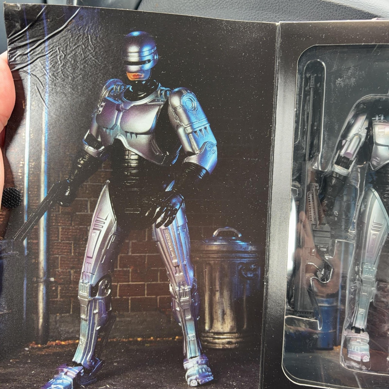 NECA Ultimate RoboCop 7in Silver Action Figure 1:10 Scale Boxed Accessories