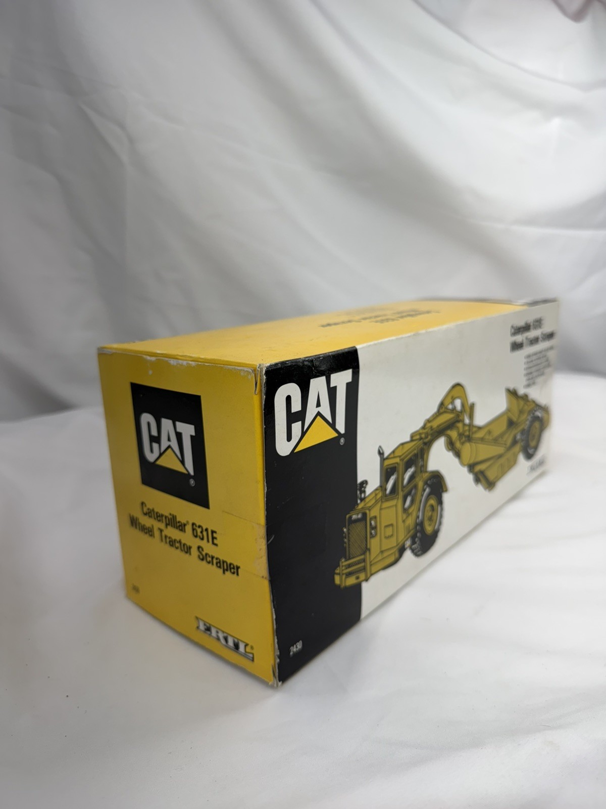 Caterpillar 631E Wheel Tractor Scraper 1:50 ERTL CAT Die Cast NEW