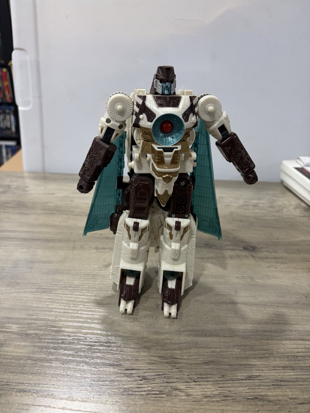 Hasbro Vector Prime Voyager Class Transformers Legacy United