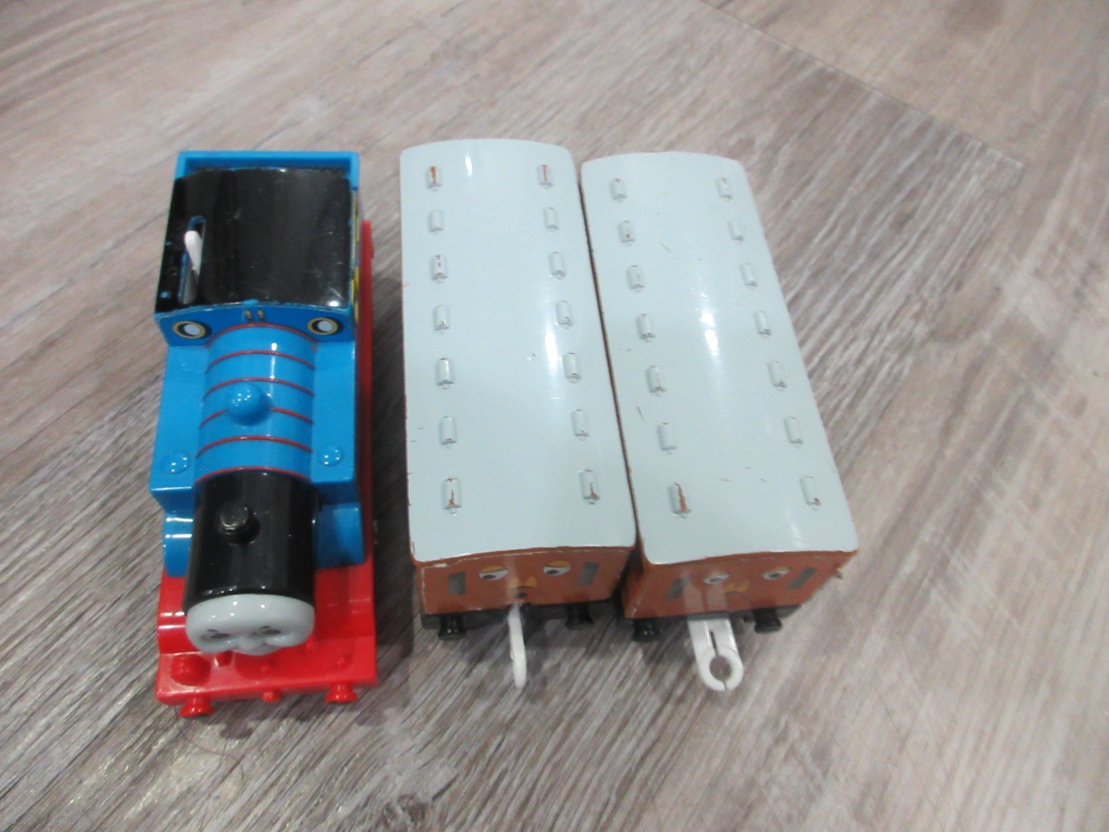 HIT TOY Trackmaster Motorized Train Tank Engine THOMAS ANNIE CLARABEL WORKS! GUC