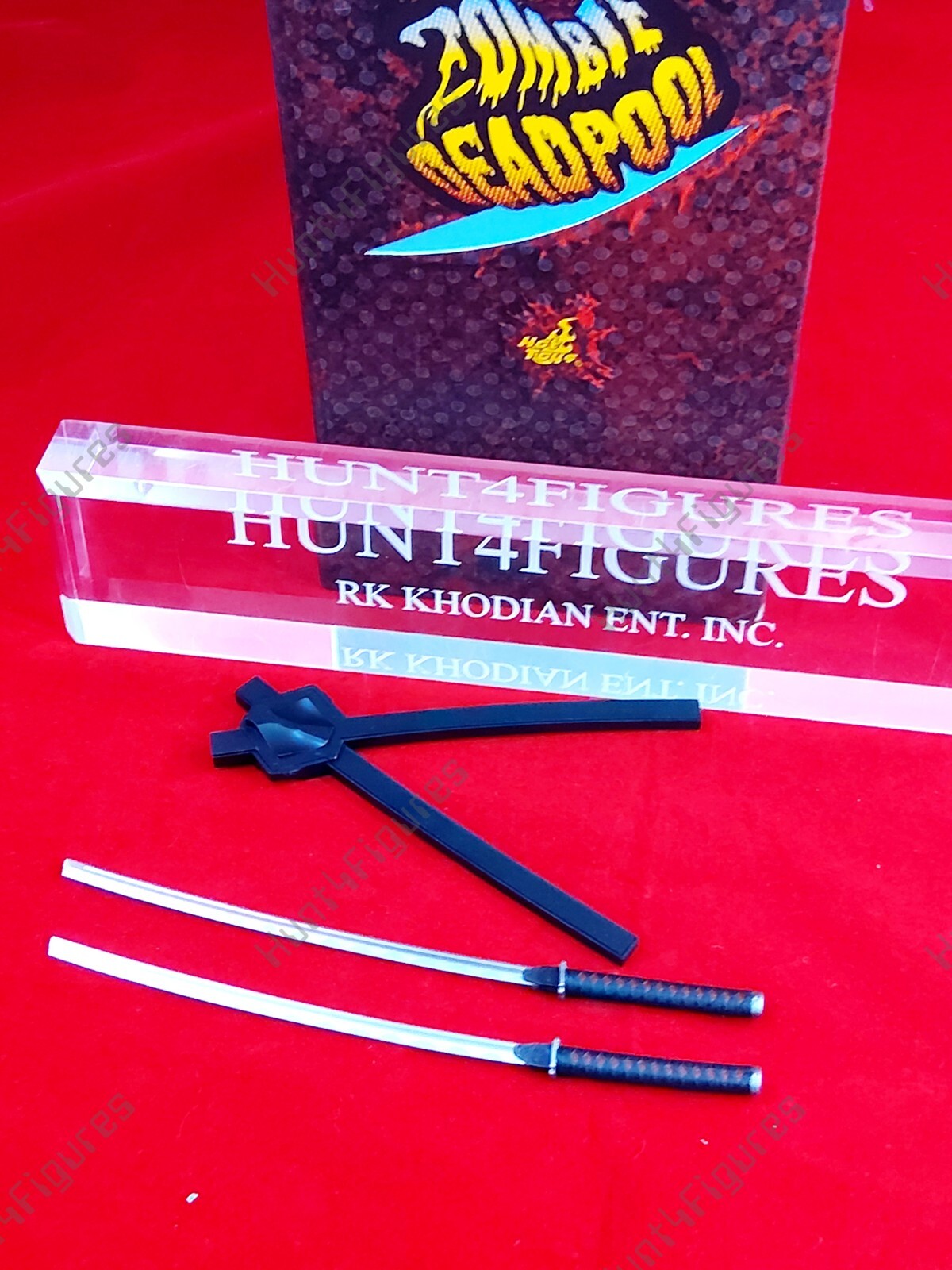 Hot Toys CMS06 Zombie Deadpool 1/6 action Figure magnetic sheath & katana Swords