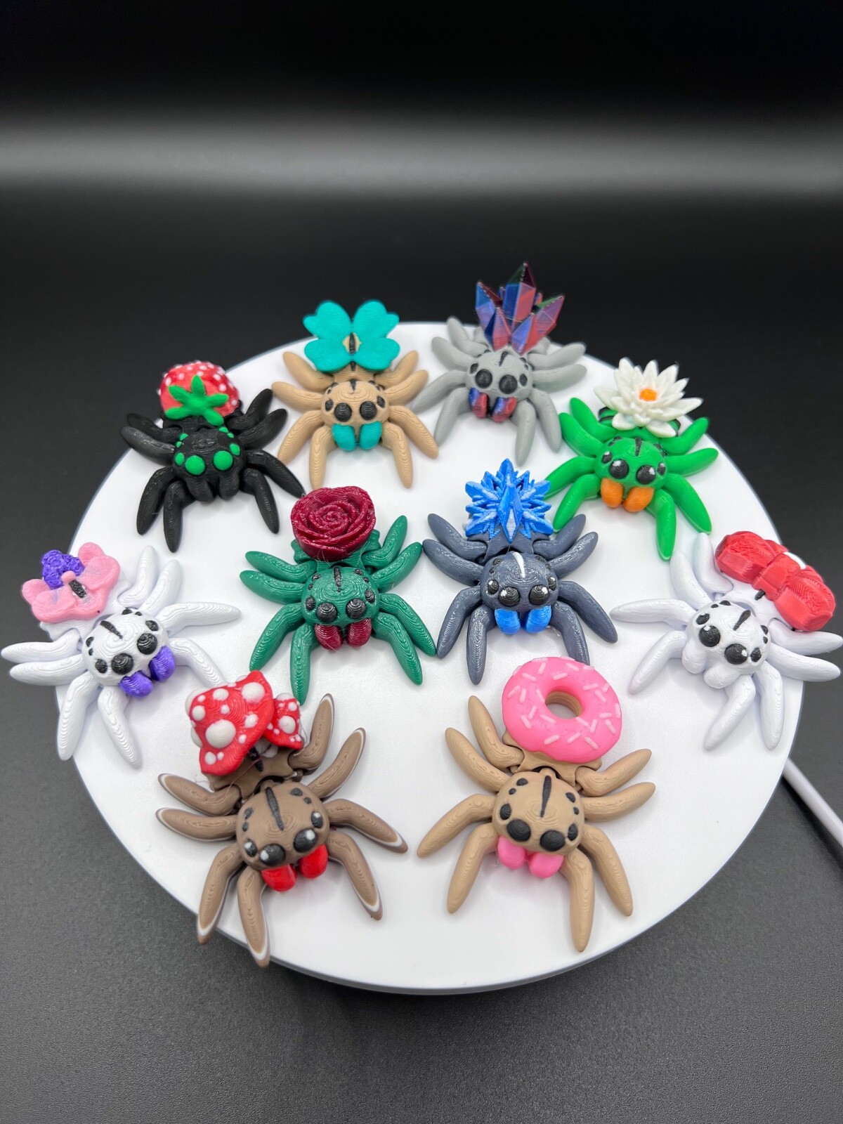 Miniature Fidget Jumping Spider Toys, Set of 10, Novelty Gift, Unique Decor