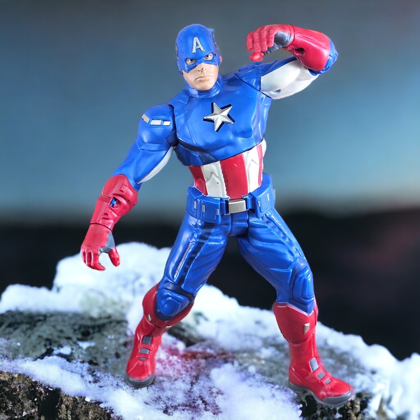 Marvel Avengers Captain America Shield Throwing Action Figure Talking Poseable