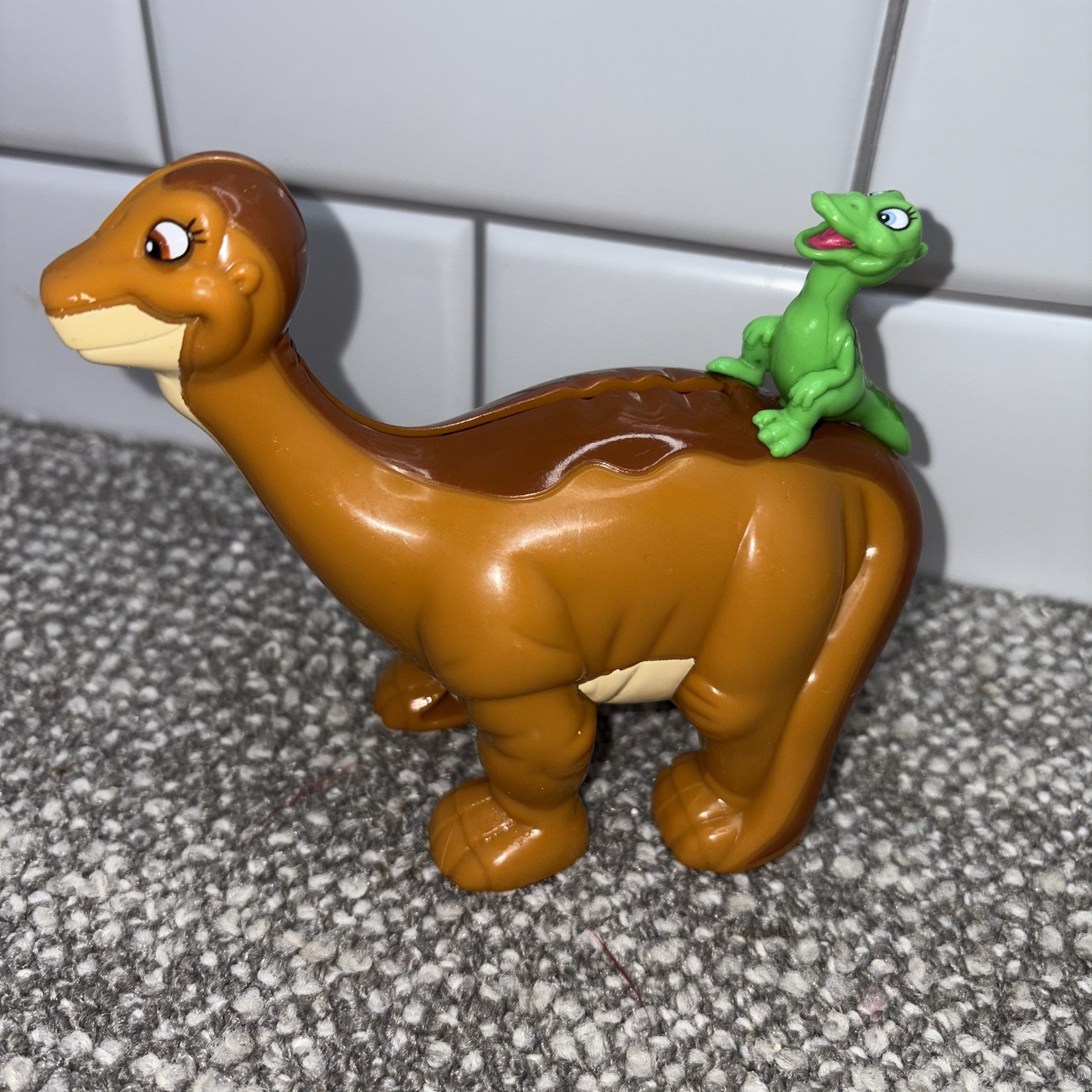 Universal Studios Land Before Time LittleFoot Ducky Piggy Coin Bank Toy VTG