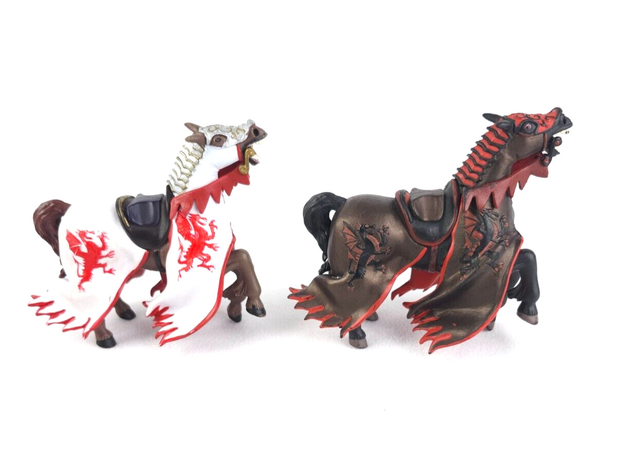 Medieval Dragon King White-Red & Copper-Red Horses Papo