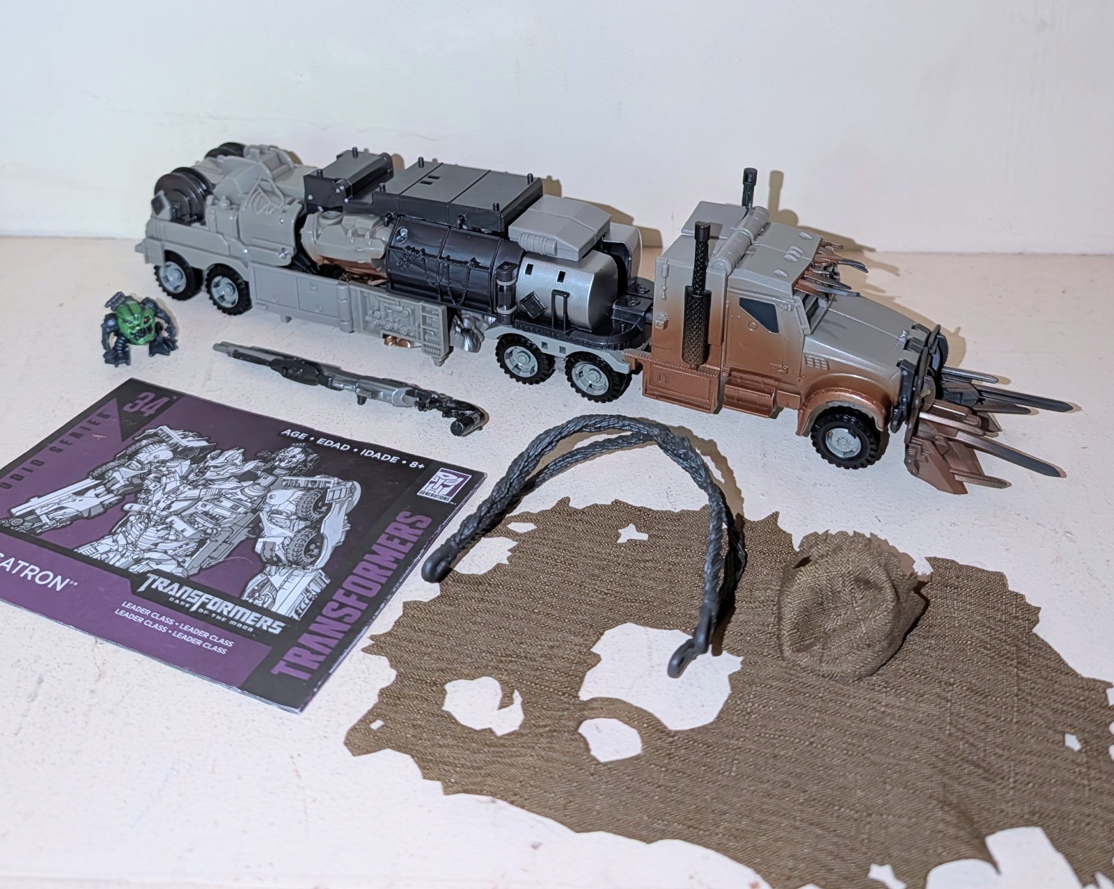 Transformers Studio Series 34 MEGATRON w Igor Leader Dark of the Moon Figure