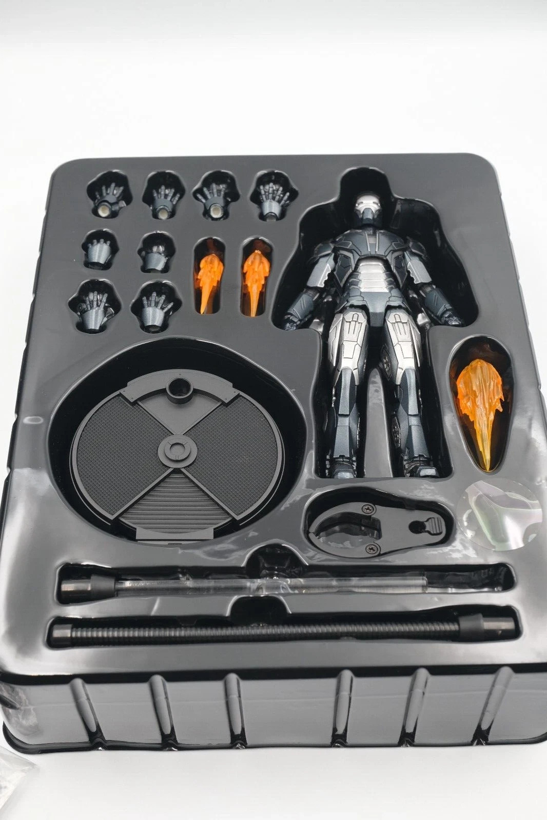 New Open Box Comicave Studios Iron Man 3 IRON MAN MARK XL SHOTGUN ARMOR