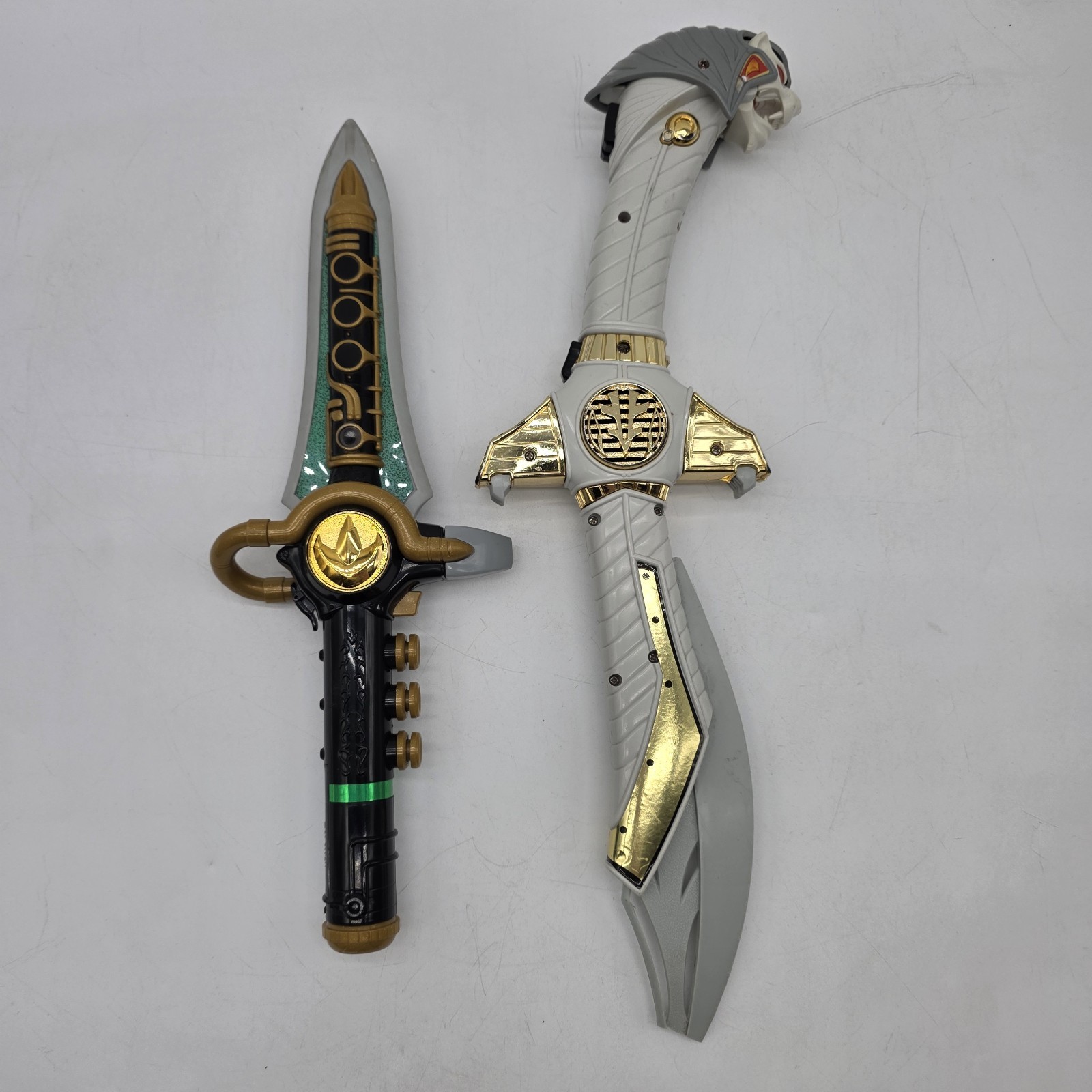 Power Rangers Dragon Dagger & White Ranger Saba Sword Toy Lot 1994 Bandai MMPR