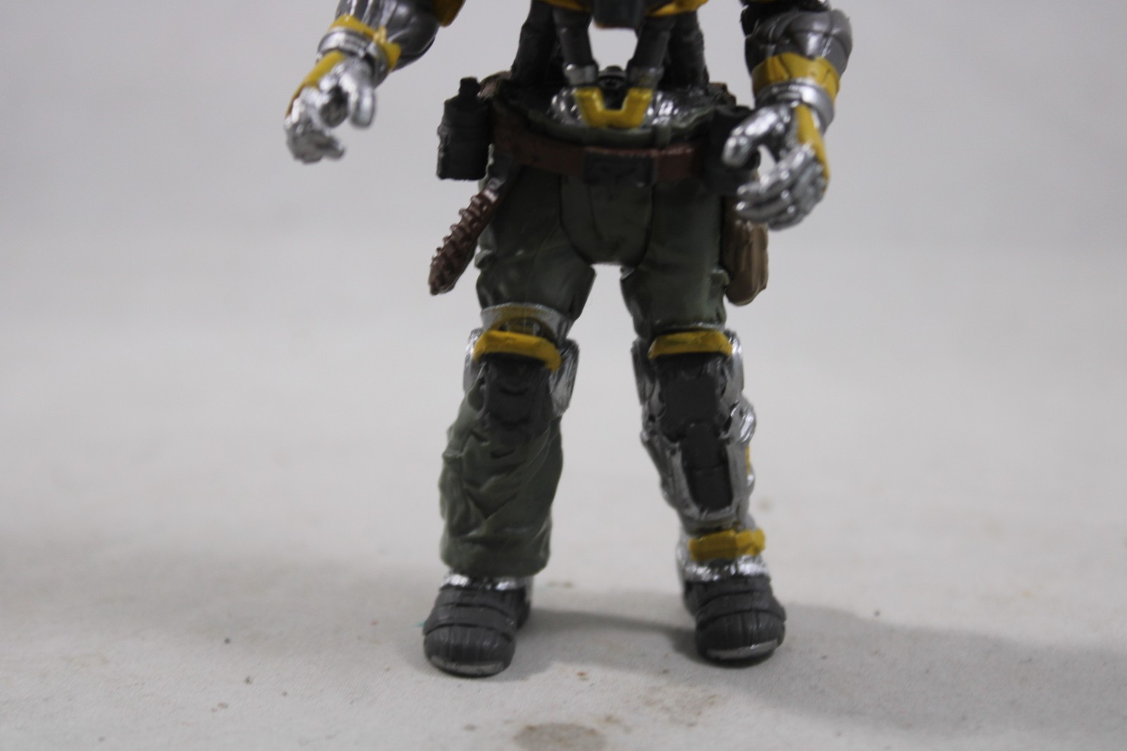 READY PLAYER ONE AECH 4” ACTION FIGURE PLASTIC TOY (PRE-OWNED)