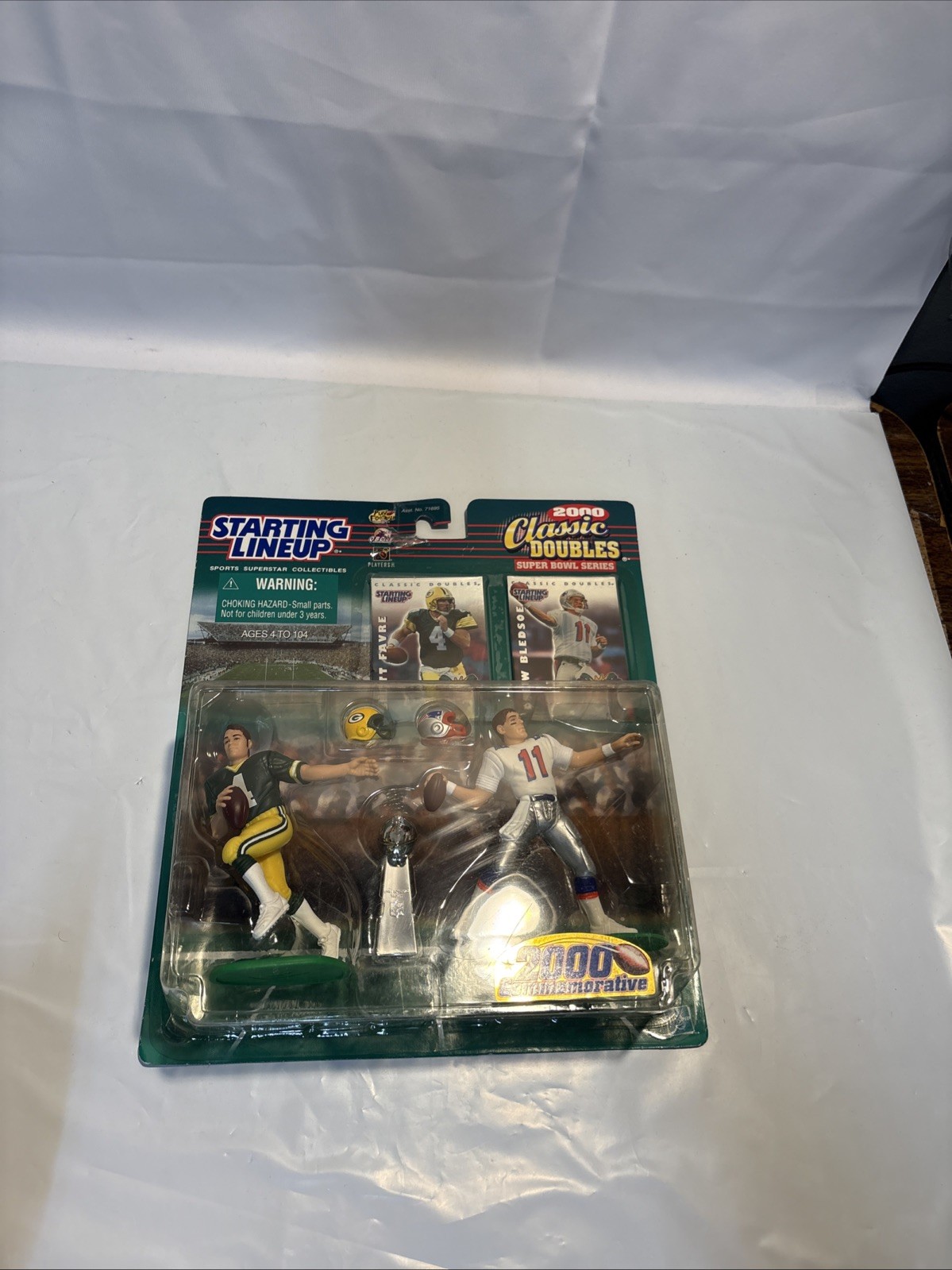 2000 Classic Doubles Starting Lineup Brett Favre / Drew Bledsoe w/cards NIB