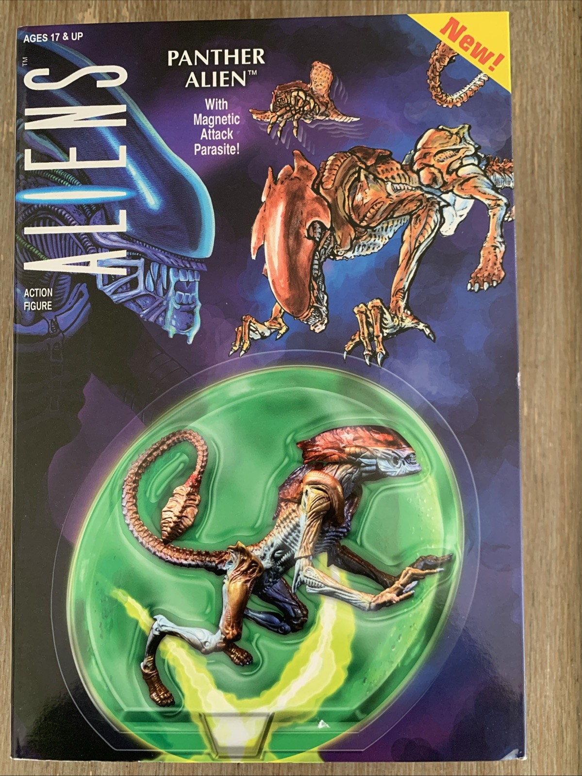 Aliens PANTHER ALIEN Action Figure w/ Magnetic Attack Parasite New in Box