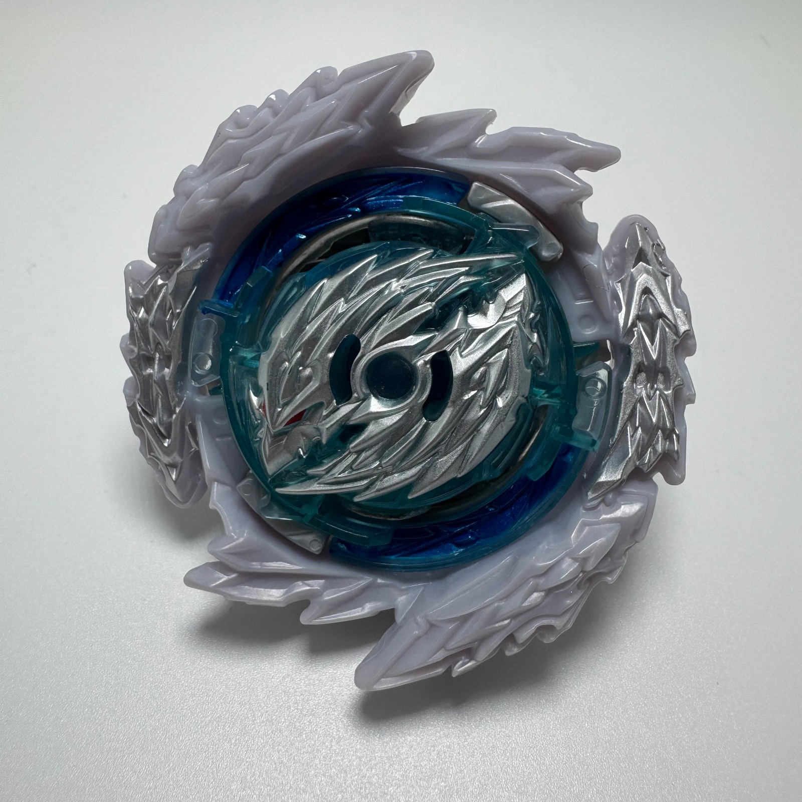 BEYBLADE Burst QuadDrive Guilty Lúinor L7 Spinning Top – Free Shipping