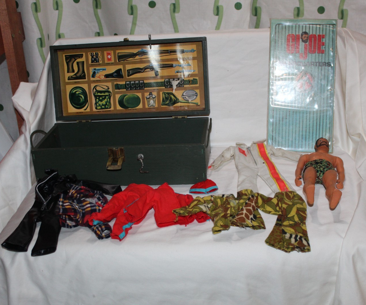 VINTAGE 1960&rsquo;s GI Joe Foot Locker Lot A