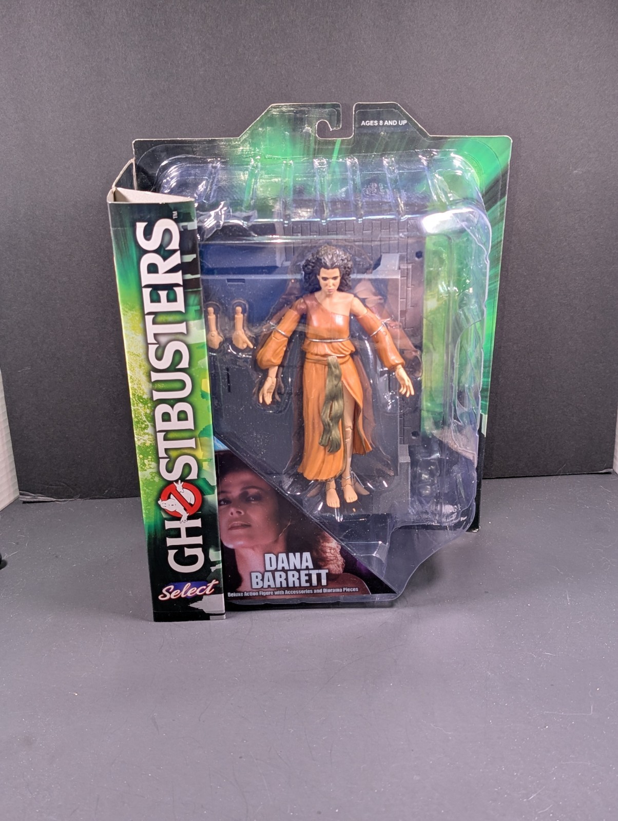 Diamond Select Ghostbusters Select Series Dana Barrett Deluxe Action Figure